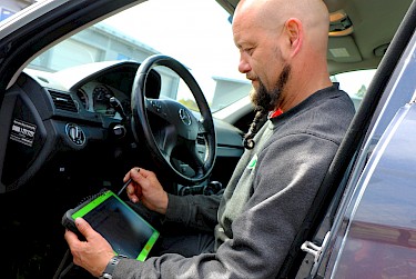 Vikakoodien luku / vikadiagnostiikka